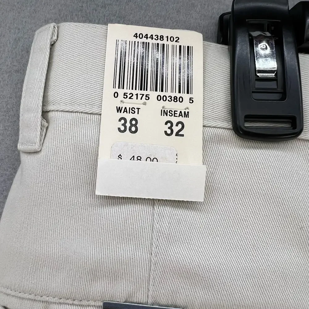 NWT Dockers Khaki Pants Men's 38X32 Classic Fit Pleated Front No Wrinkle Twill
